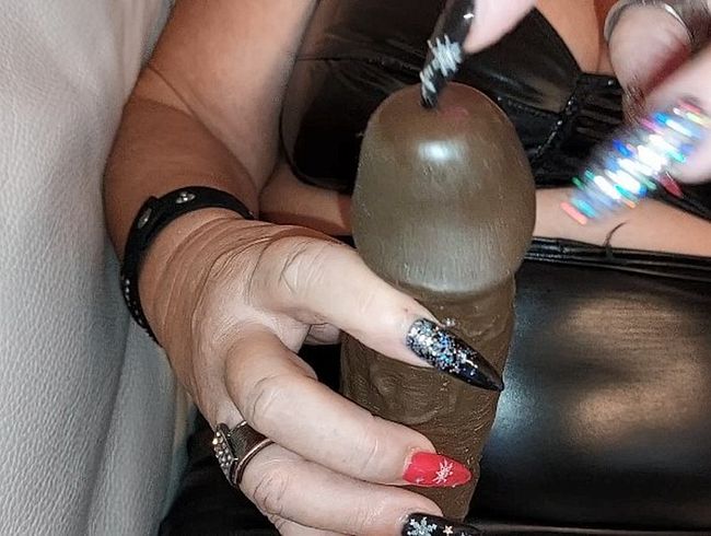 pure vicky Porno Video: Glitter Nägel und praller Gummischw**z