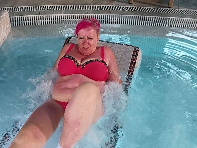 pure vicky Porno Video: Heißer Spass im Sprudelbad