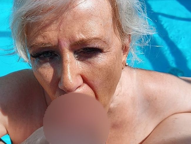 pure vicky Porno Video: Möchtest Du mein Bademeister sein?